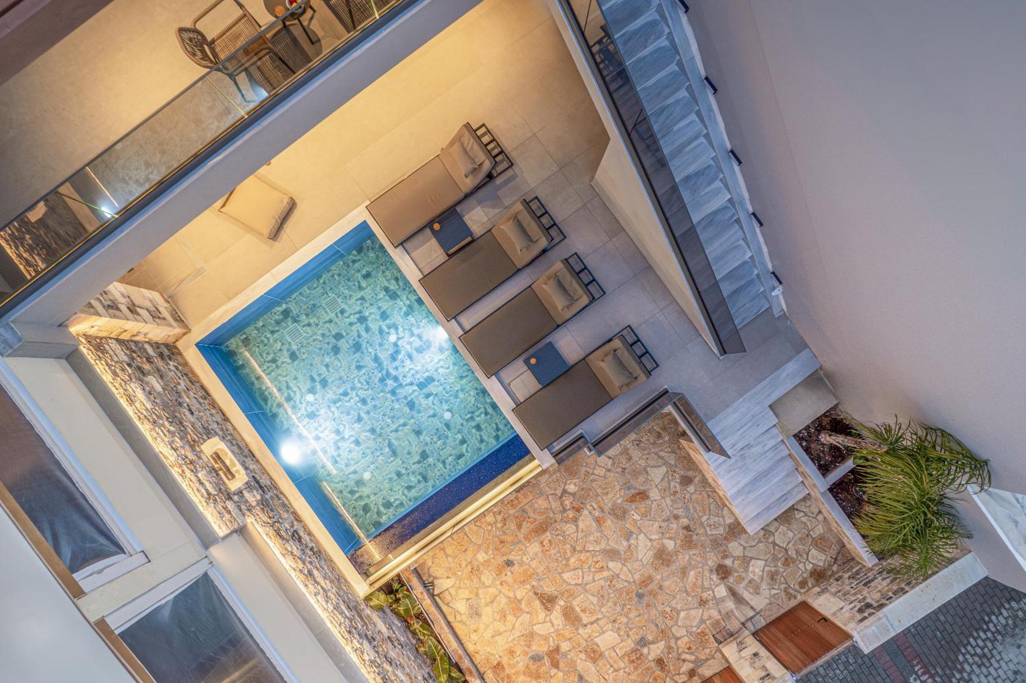 Villa Nicole - Private Pool & Rooftop Jacuzzi Hersonissos  Exteriör bild