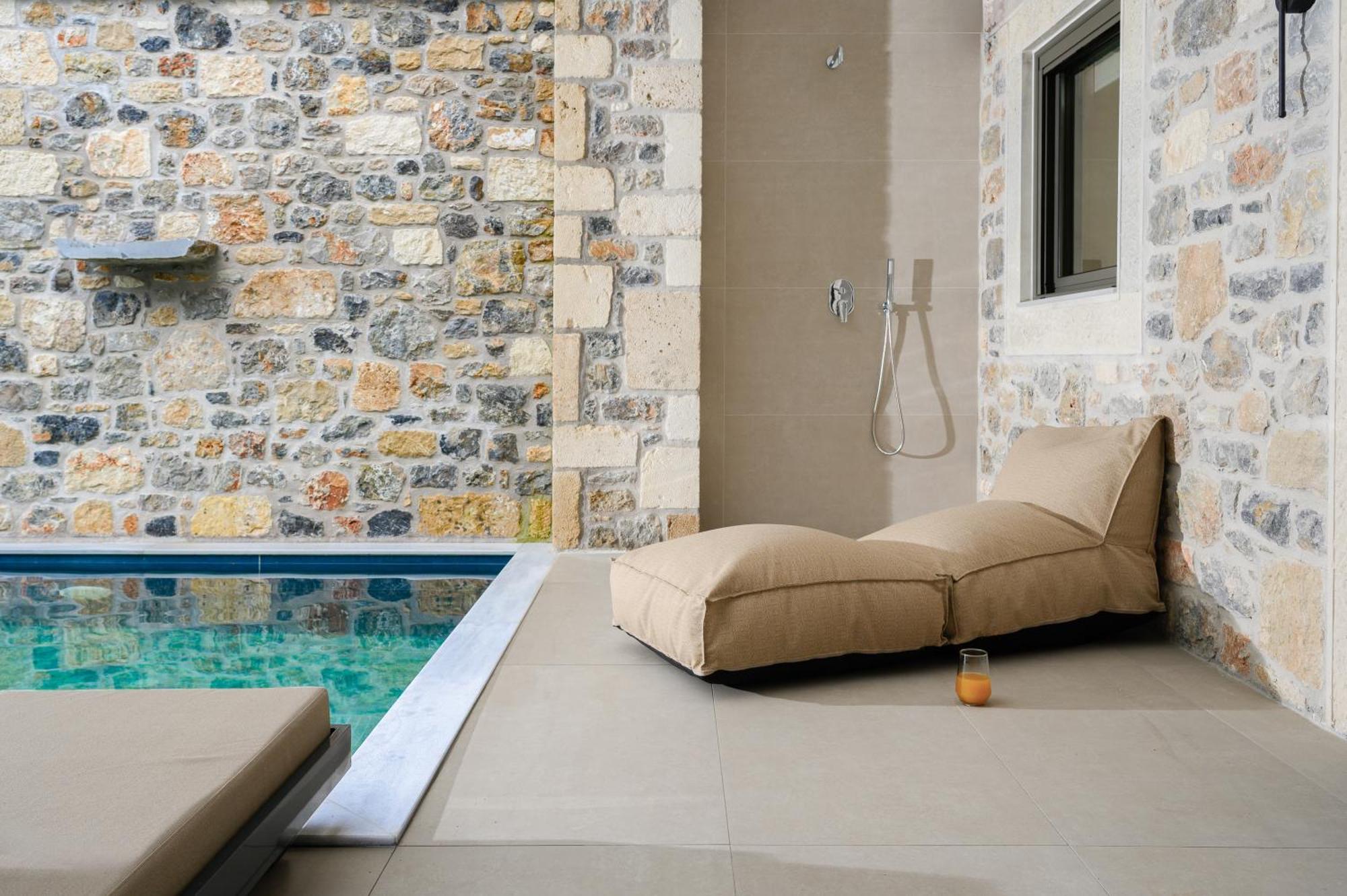 Villa Nicole - Private Pool & Rooftop Jacuzzi Hersonissos  Exteriör bild